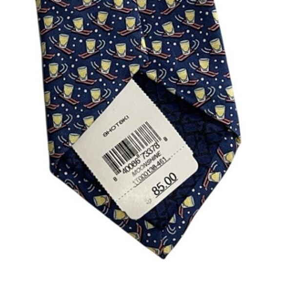 Vineyard Vines Men's Shot ski Moonshine Tie 100% Silk New - Picture 2 of 6